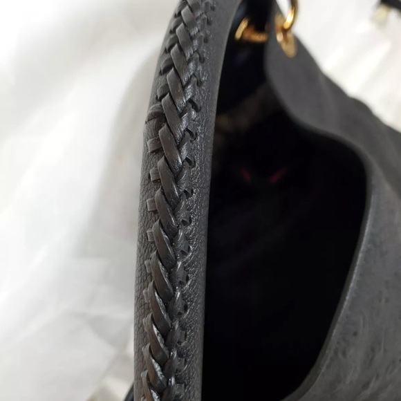 Louis Vuitton Black Monogram
Empreinte Leather Artsy MM Hobo - Picture 4 of 16